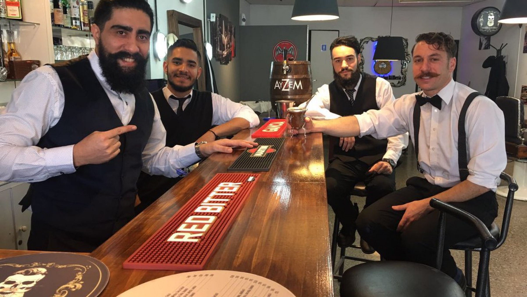 Barberías, un poco de bar y otro de barbas