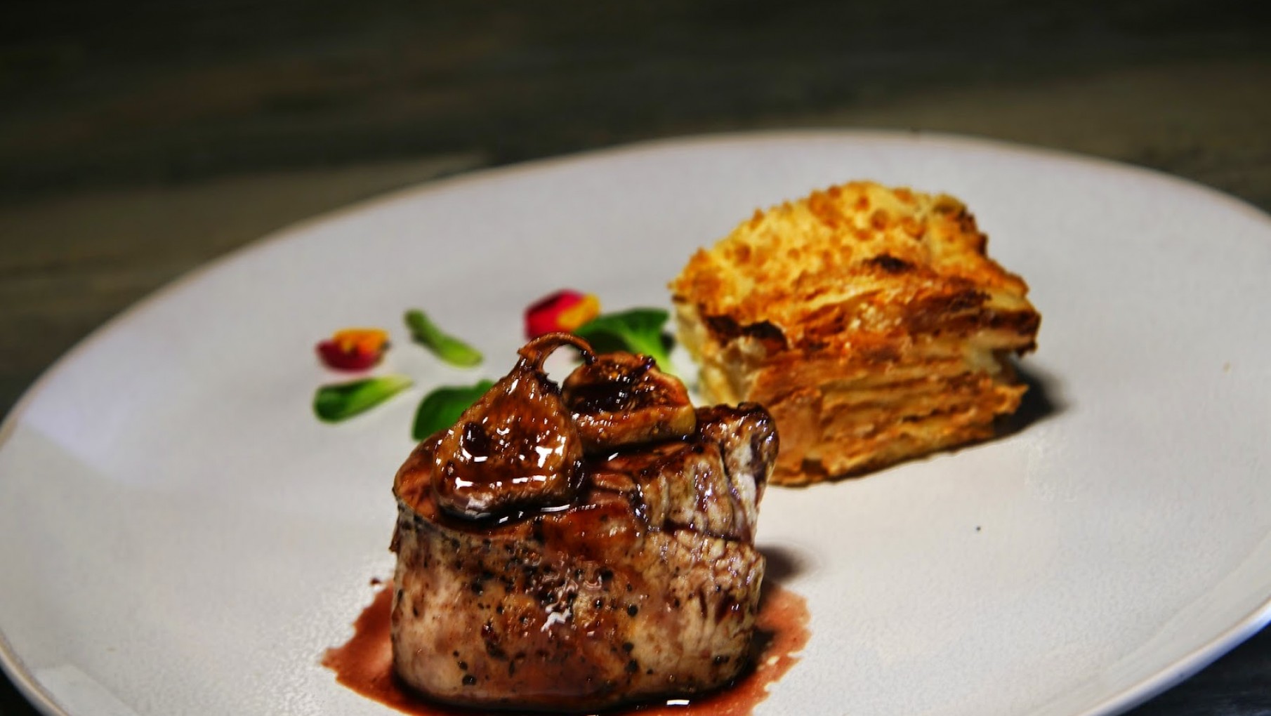 Receta del mes: Solomillo marinado en chardonnay con crema de batatas al café